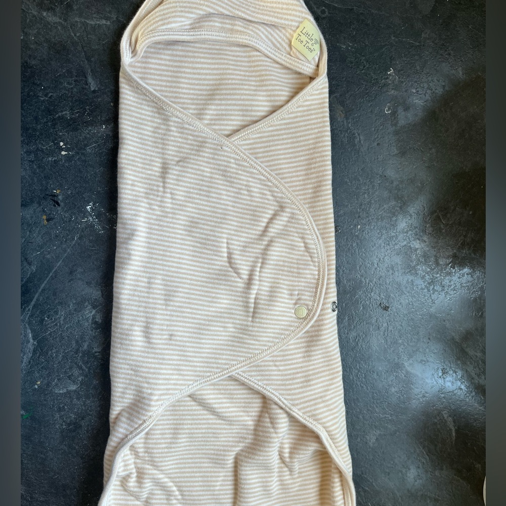 100% cotton snap swaddle